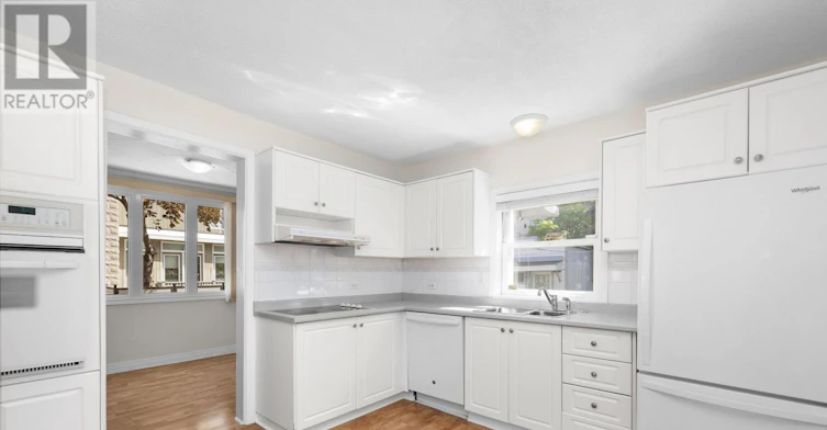 35 Springfield Road, Ottawa, ON, K1M 1C8 - 9