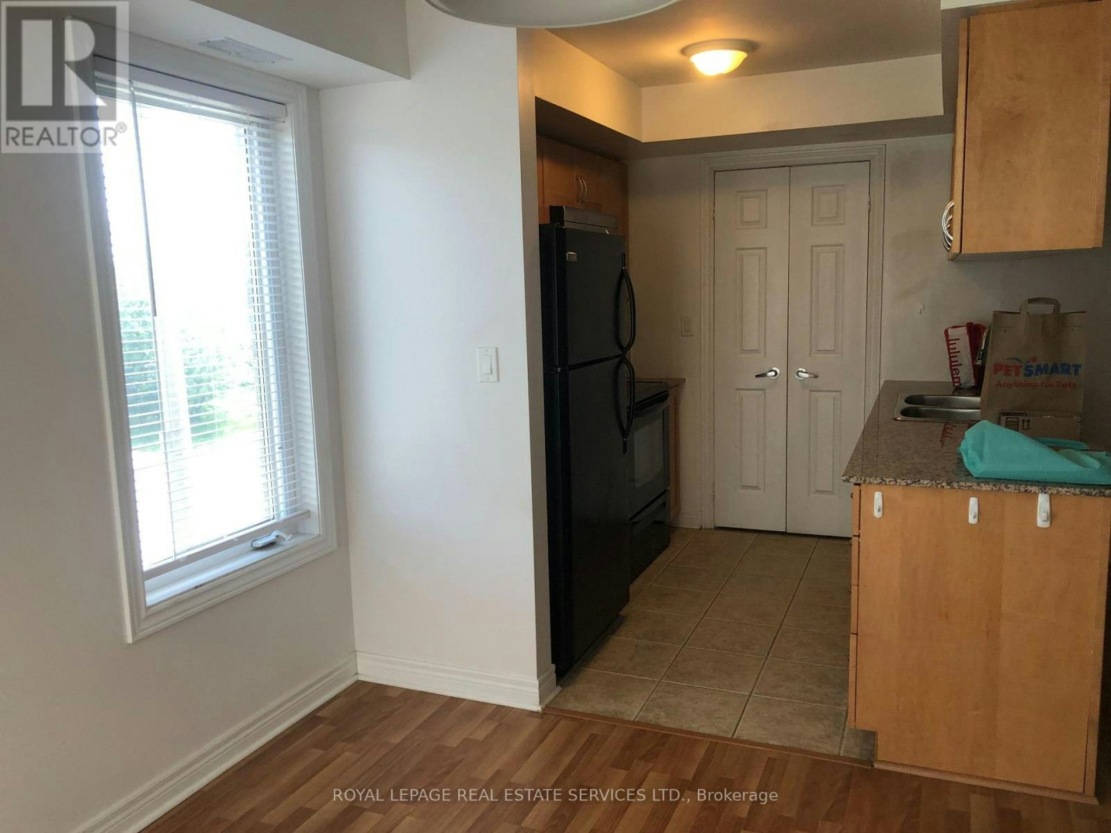 TH 201-2 Brian Peck Crescent, Toronto, ON, M4G 4K4 - 8