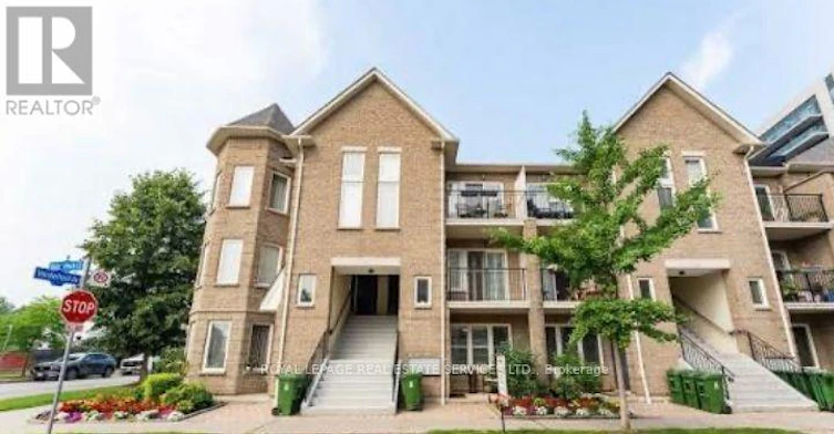 TH 201-2 Brian Peck Crescent, Toronto, ON, M4G 4K4