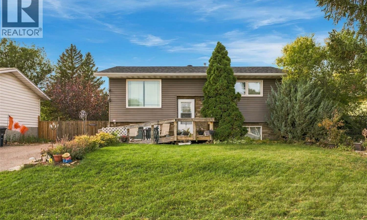 22 4th Avenue N