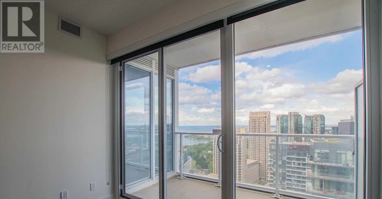 3716-19 Bathurst Street, Toronto, ON, M5V 0N1 - 7