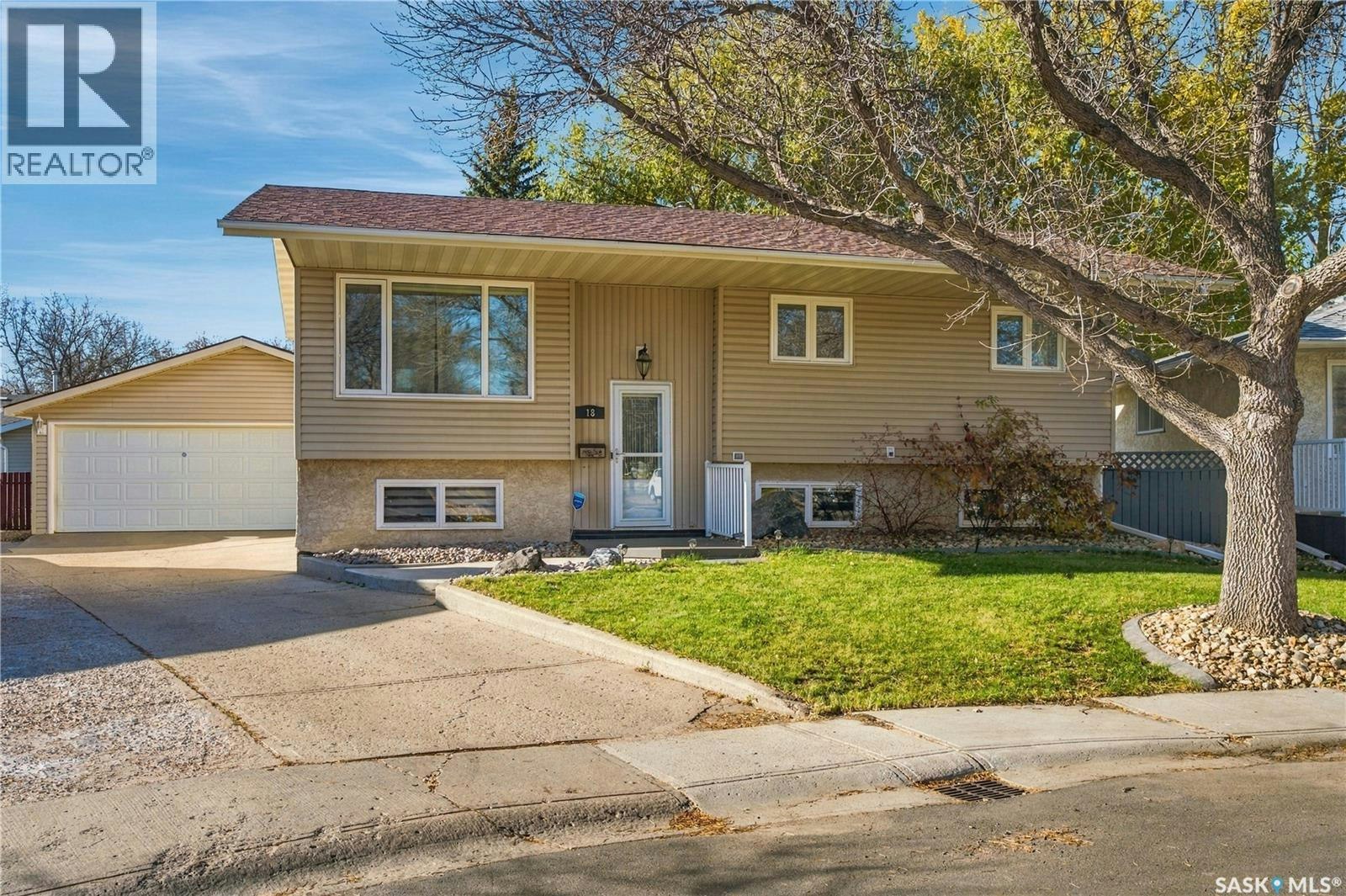 18 Bligh Bay, Regina, SK, S4X 1R4