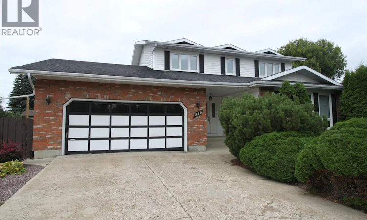 230 Auld Crescent