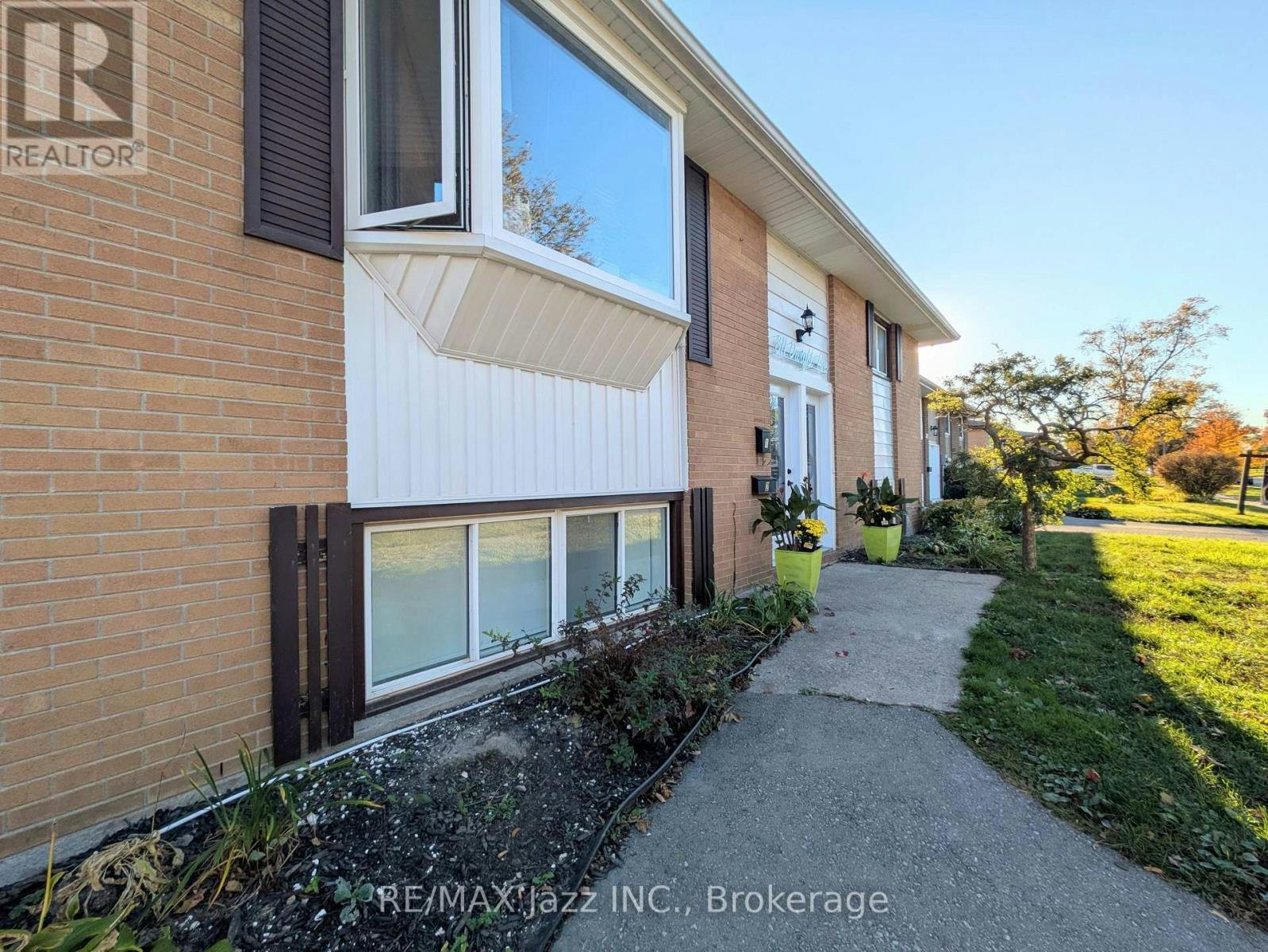 2-311 Dwight Avenue, Oshawa, ON, L1J 1K8 - 4