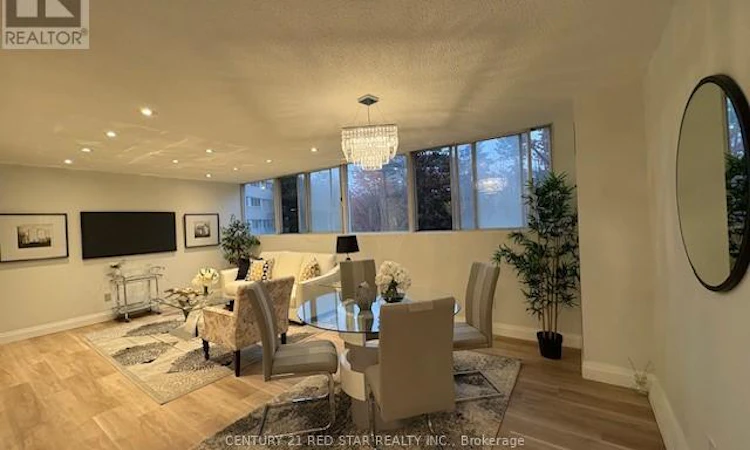 107-3695 Kaneff Crescent