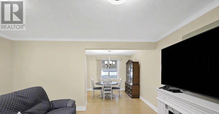 MAIN-7315 Freeman Street, Niagara Falls, ON, L2E 5V9 - 5