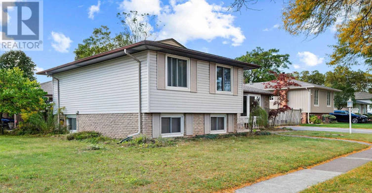 MAIN-7315 Freeman Street, Niagara Falls, ON, L2E 5V9 - 2