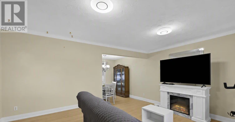MAIN-7315 Freeman Street, Niagara Falls, ON, L2E 5V9 - 3