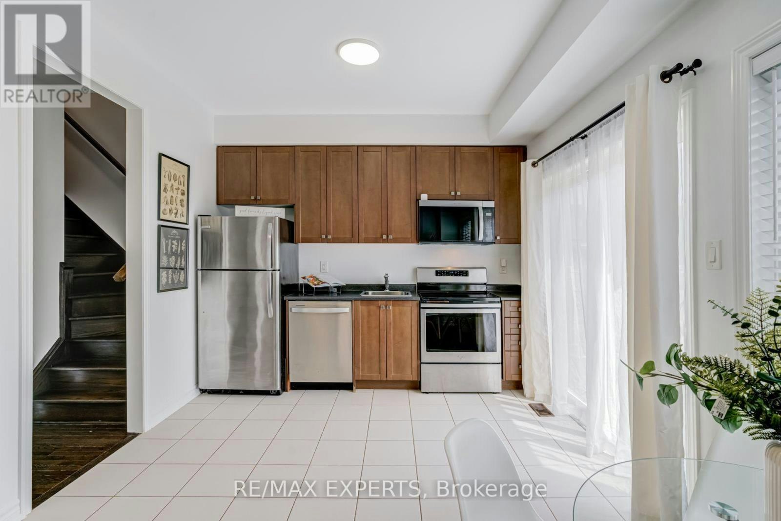19 Cygnus Crescent, Barrie, ON, L4N 9C2 - 7