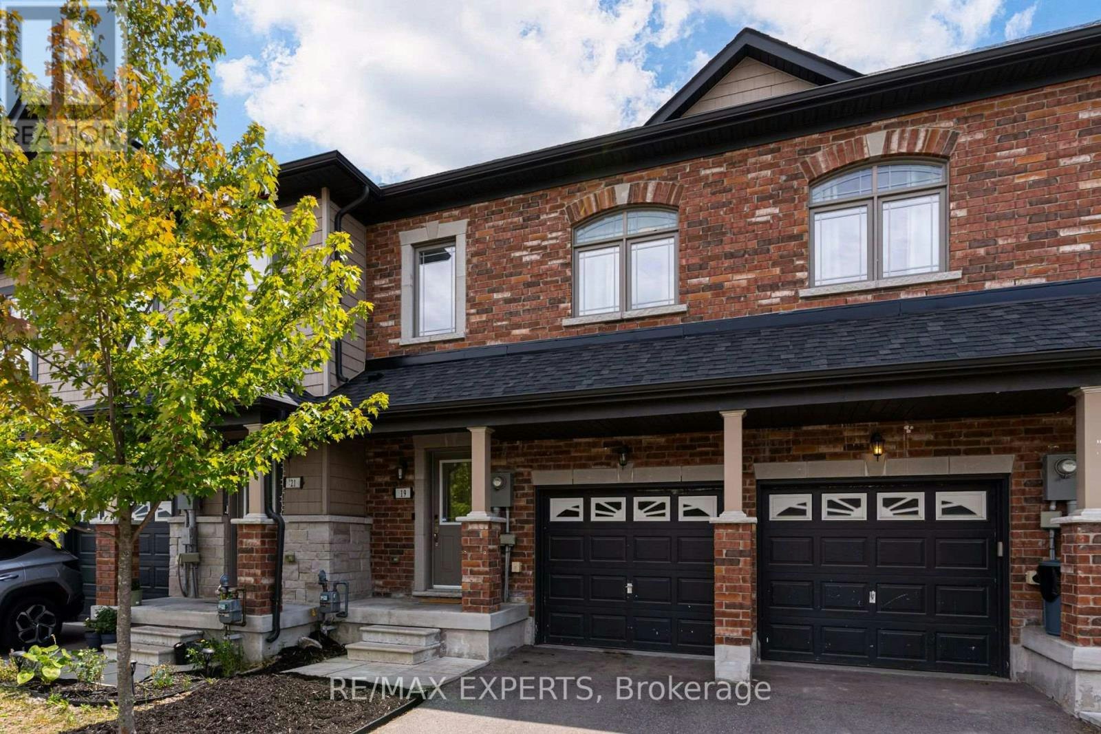 19 Cygnus Crescent, Barrie, ON, L4N 9C2 - 2