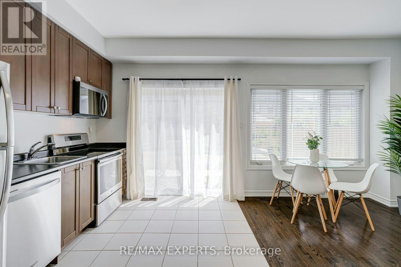 19 Cygnus Crescent, Barrie, ON, L4N 9C2 - 6