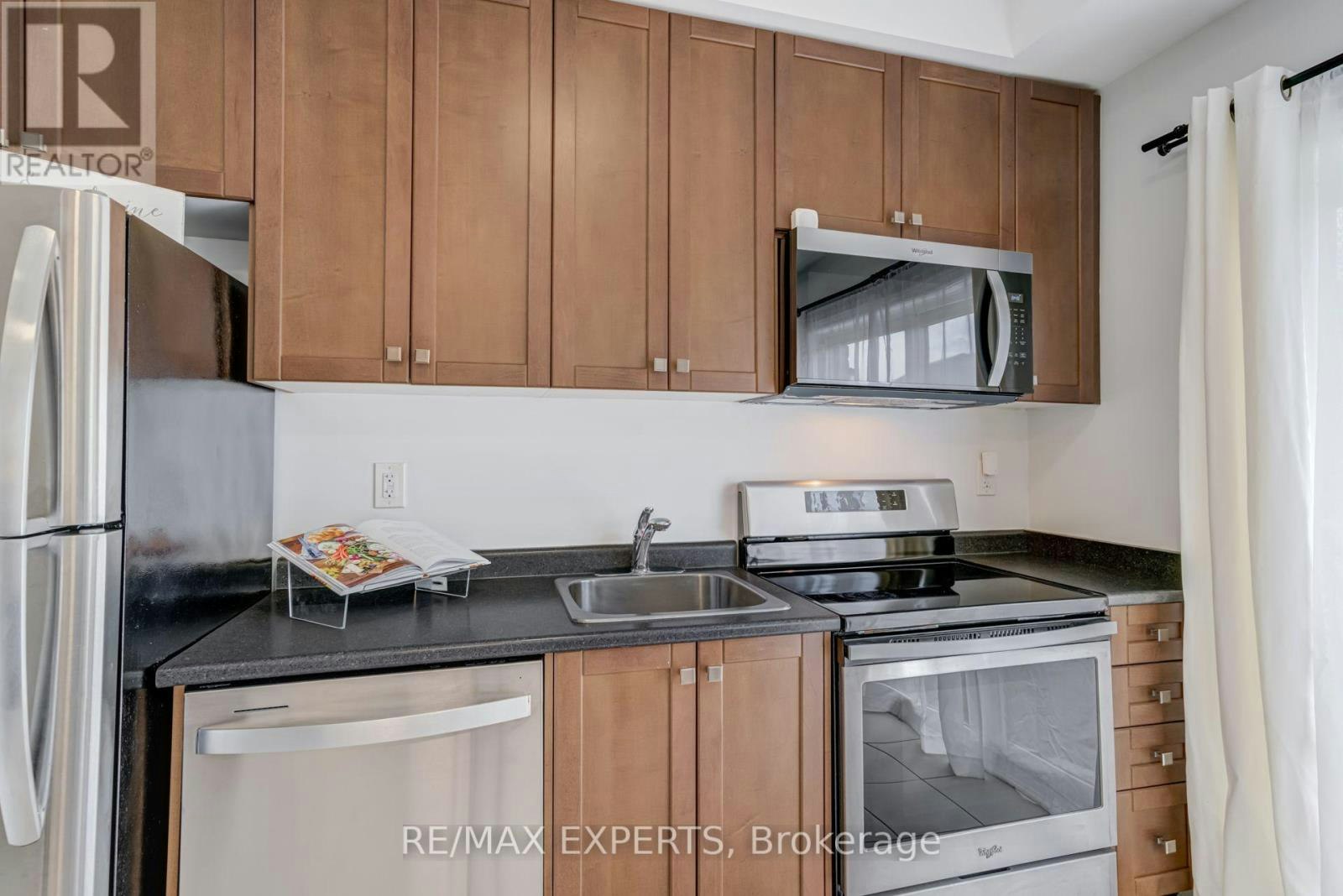 19 Cygnus Crescent, Barrie, ON, L4N 9C2 - 11