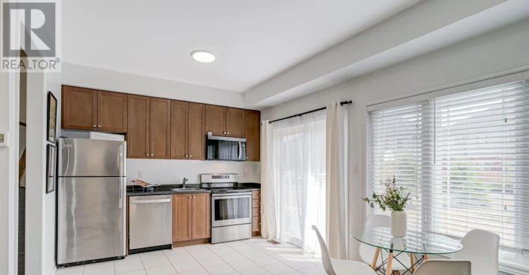 19 Cygnus Crescent, Barrie, ON, L4N 9C2 - 8