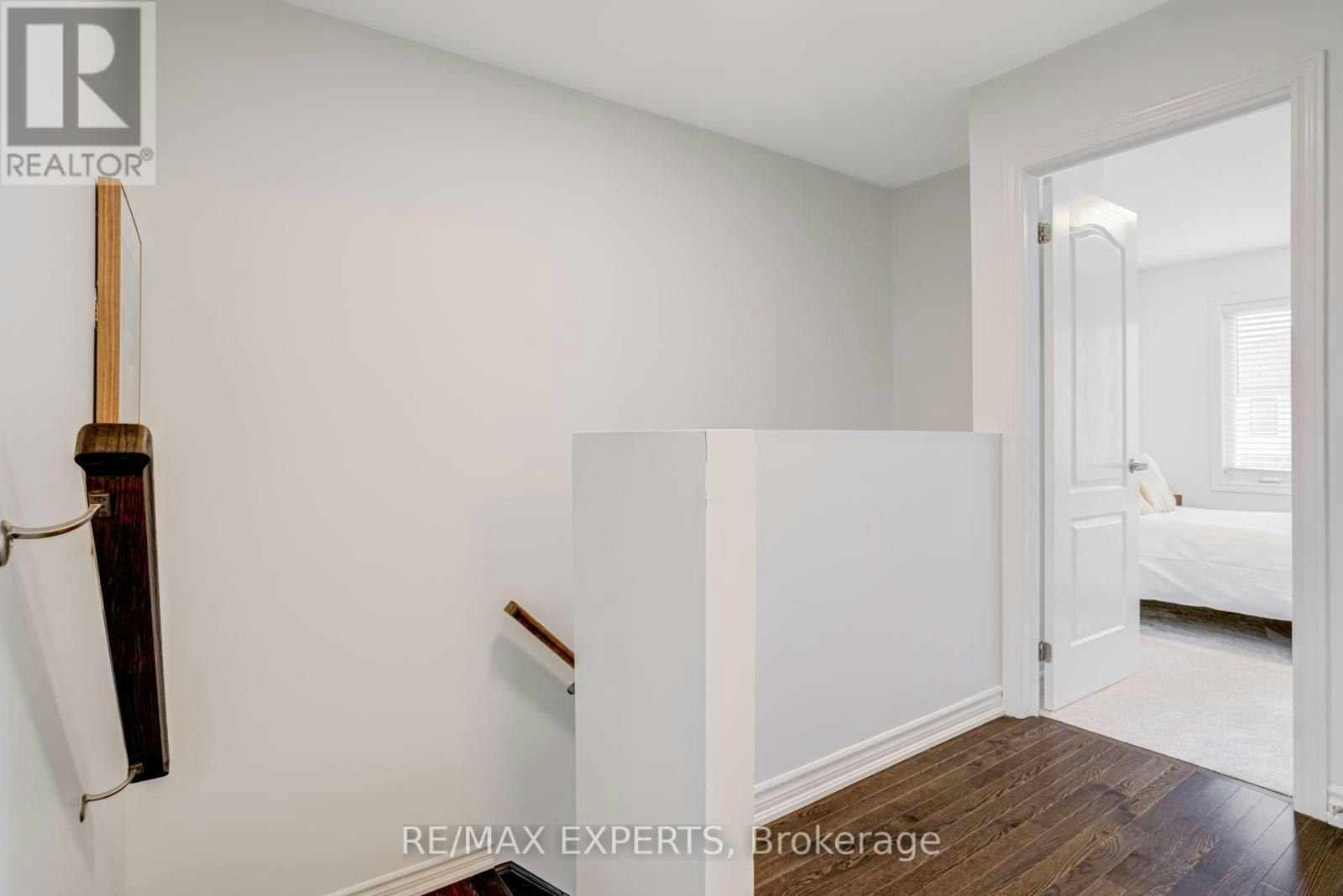 19 Cygnus Crescent, Barrie, ON, L4N 9C2 - 18