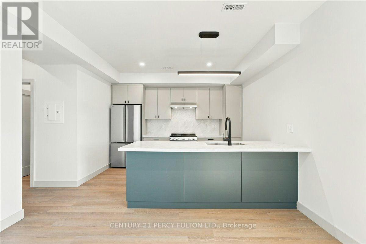 2-113 Hatherley Road, Toronto, ON, M6E 1W4 - 10