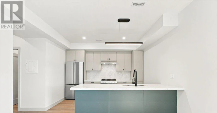 2-113 Hatherley Road, Toronto, ON, M6E 1W4 - 10