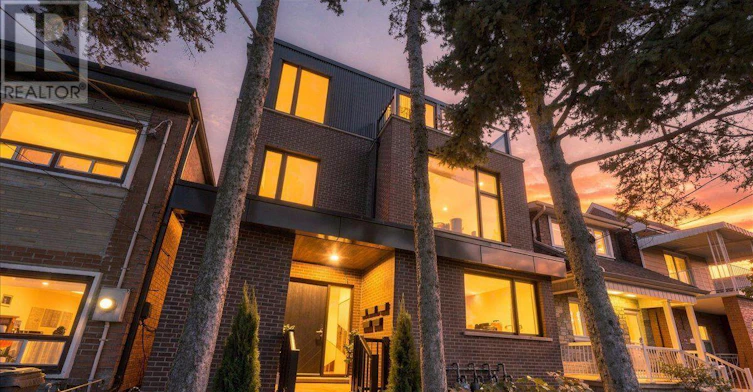 2-113 Hatherley Road, Toronto, ON, M6E 1W4