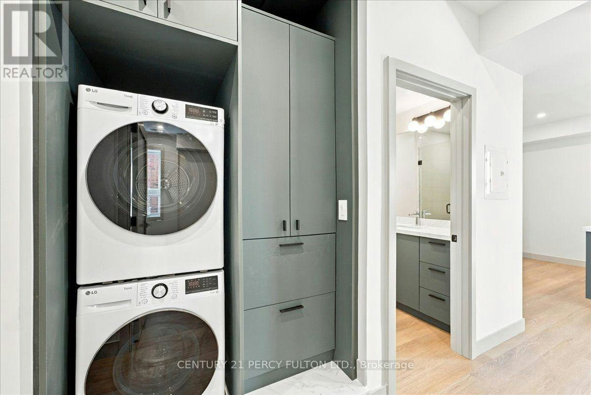 2-113 Hatherley Road, Toronto, ON, M6E 1W4 - 9