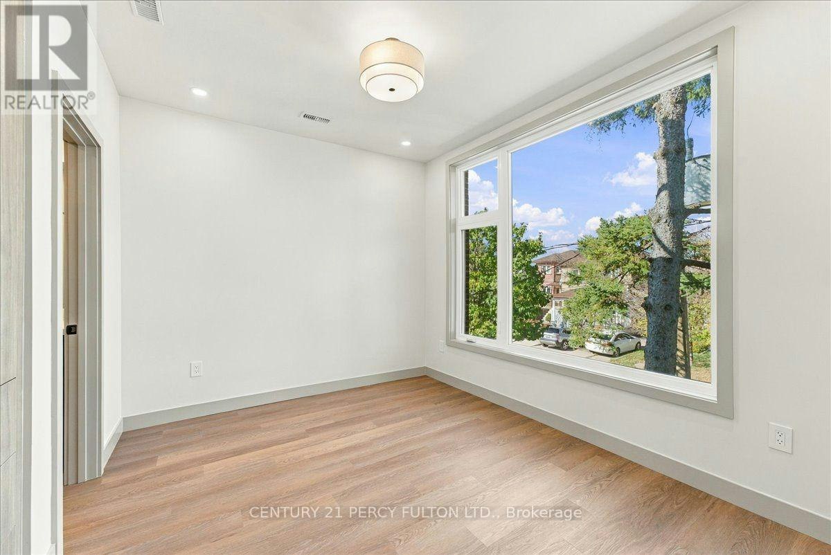 2-113 Hatherley Road, Toronto, ON, M6E 1W4 - 23