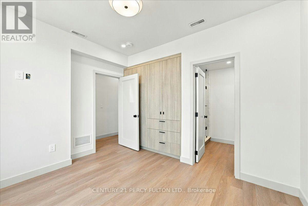 2-113 Hatherley Road, Toronto, ON, M6E 1W4 - 24