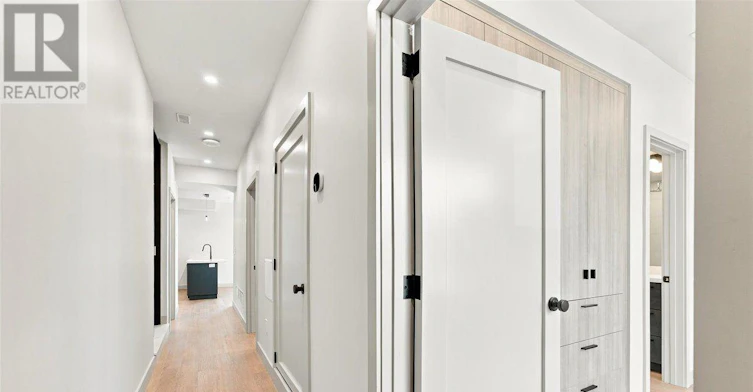 2-113 Hatherley Road, Toronto, ON, M6E 1W4 - 7