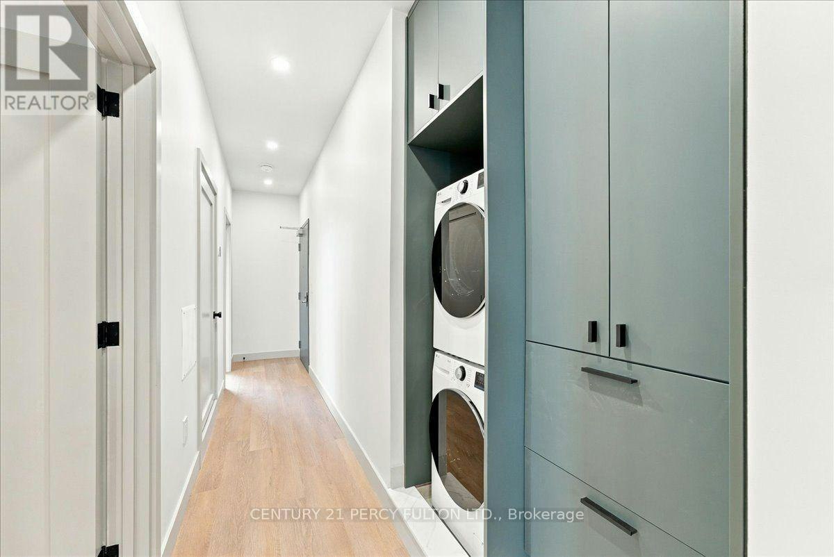 2-113 Hatherley Road, Toronto, ON, M6E 1W4 - 8