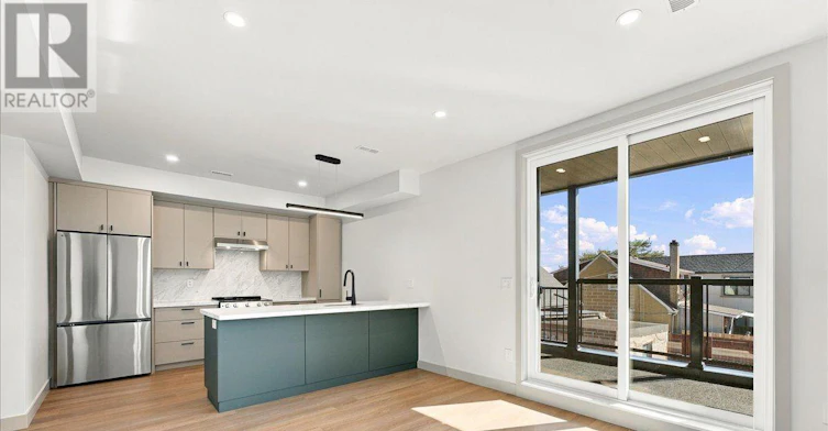 2-113 Hatherley Road, Toronto, ON, M6E 1W4 - 14