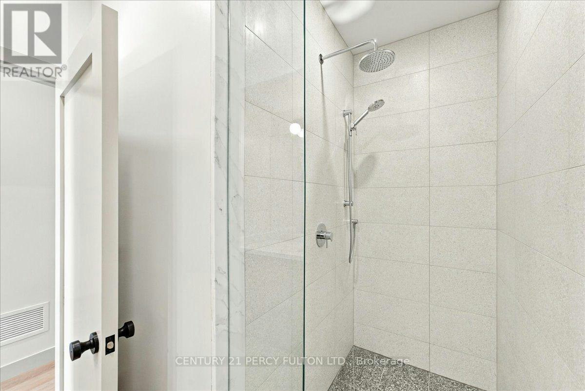 2-113 Hatherley Road, Toronto, ON, M6E 1W4 - 19