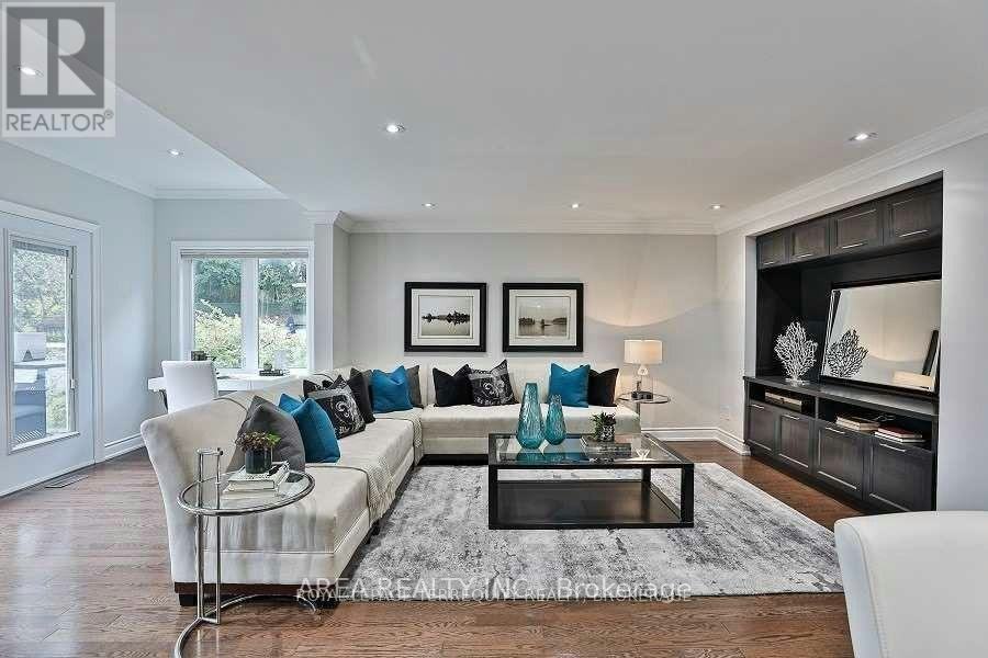 89 Ashbourne Drive, Toronto, ON, M9B 4H6 - 9
