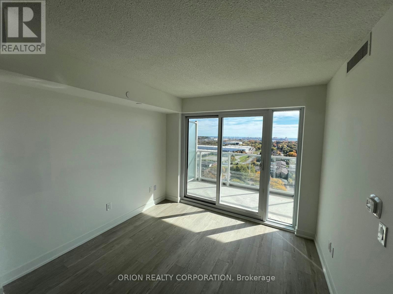 1807-1010 Sandy Beach Road, Pickering, ON, L1W 0C7 - 11