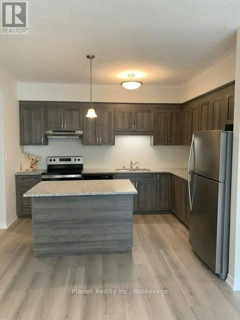 67-261 Woodbine Avenue, Kitchener, ON, N2R 0S7