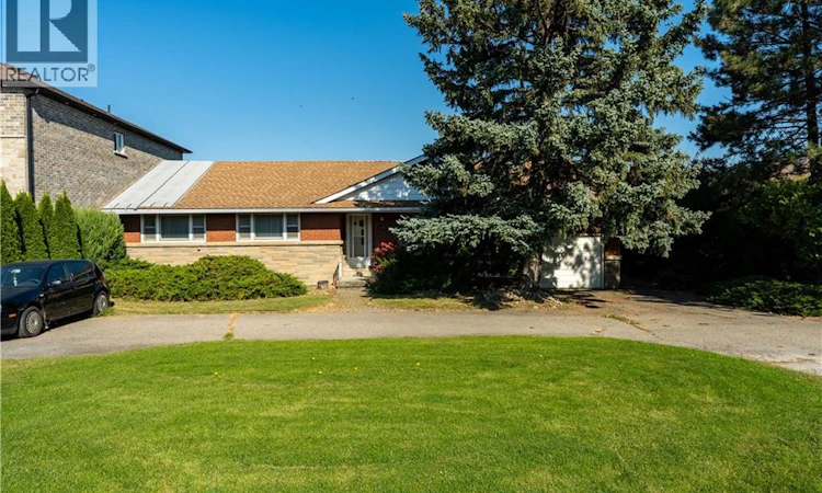 1023 Service Road NORTH