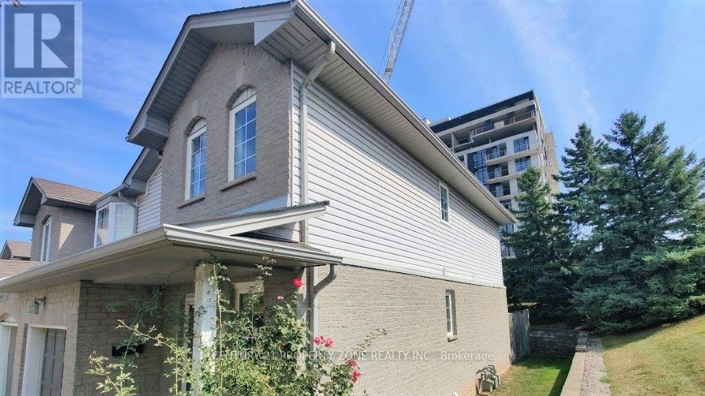 18-104 Frances Avenue, Hamilton, ON, L8E 5X3 - 2