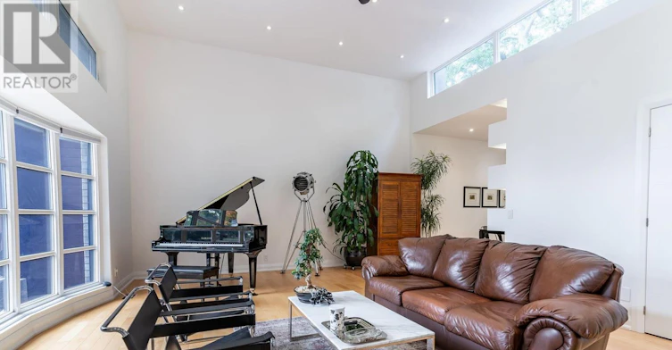 5071 Spruce Avenue, Burlington, ON, L7L 1M6 - 6