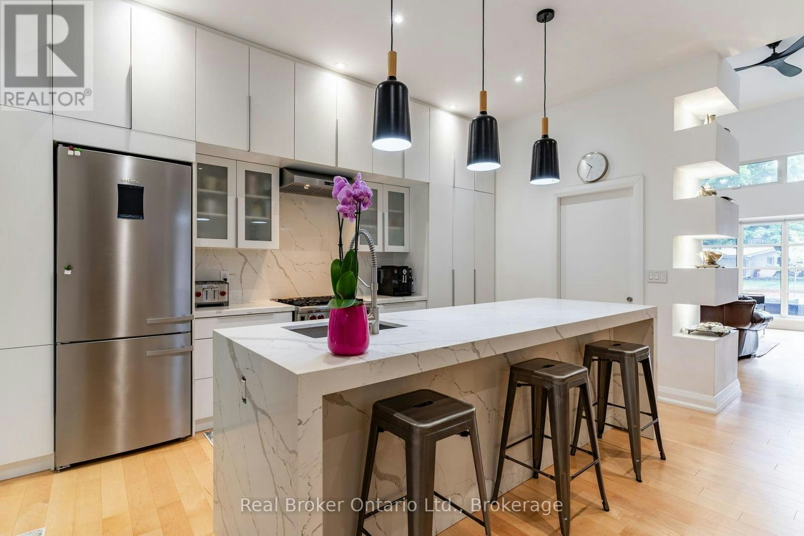 5071 Spruce Avenue, Burlington, ON, L7L 1M6 - 10