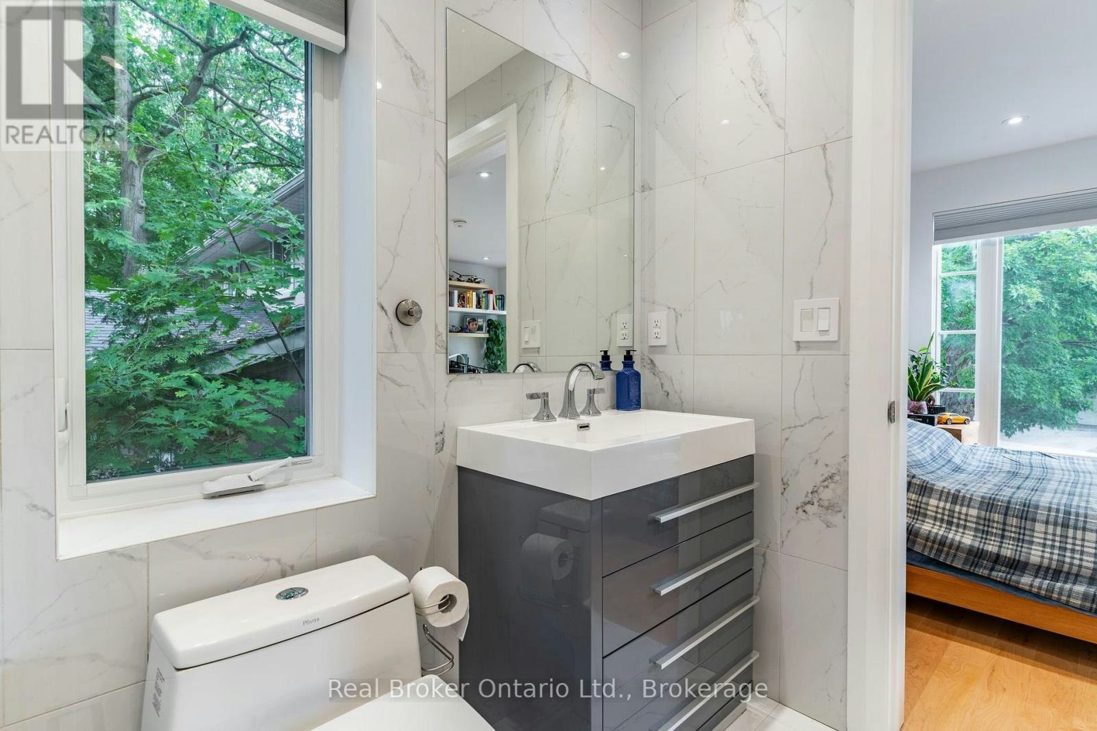 5071 Spruce Avenue, Burlington, ON, L7L 1M6 - 29