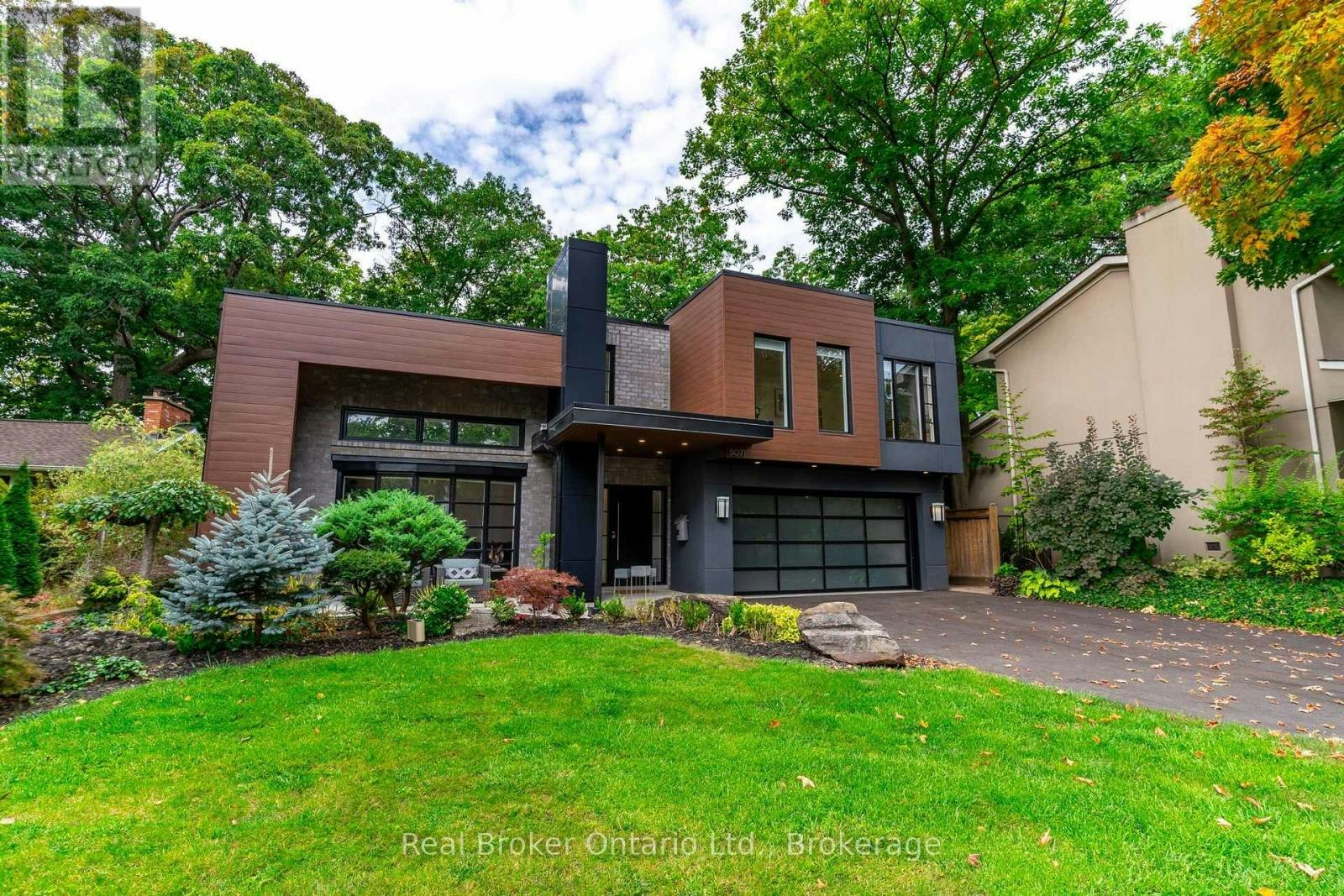 5071 Spruce Avenue, Burlington, ON, L7L 1M6 - 2