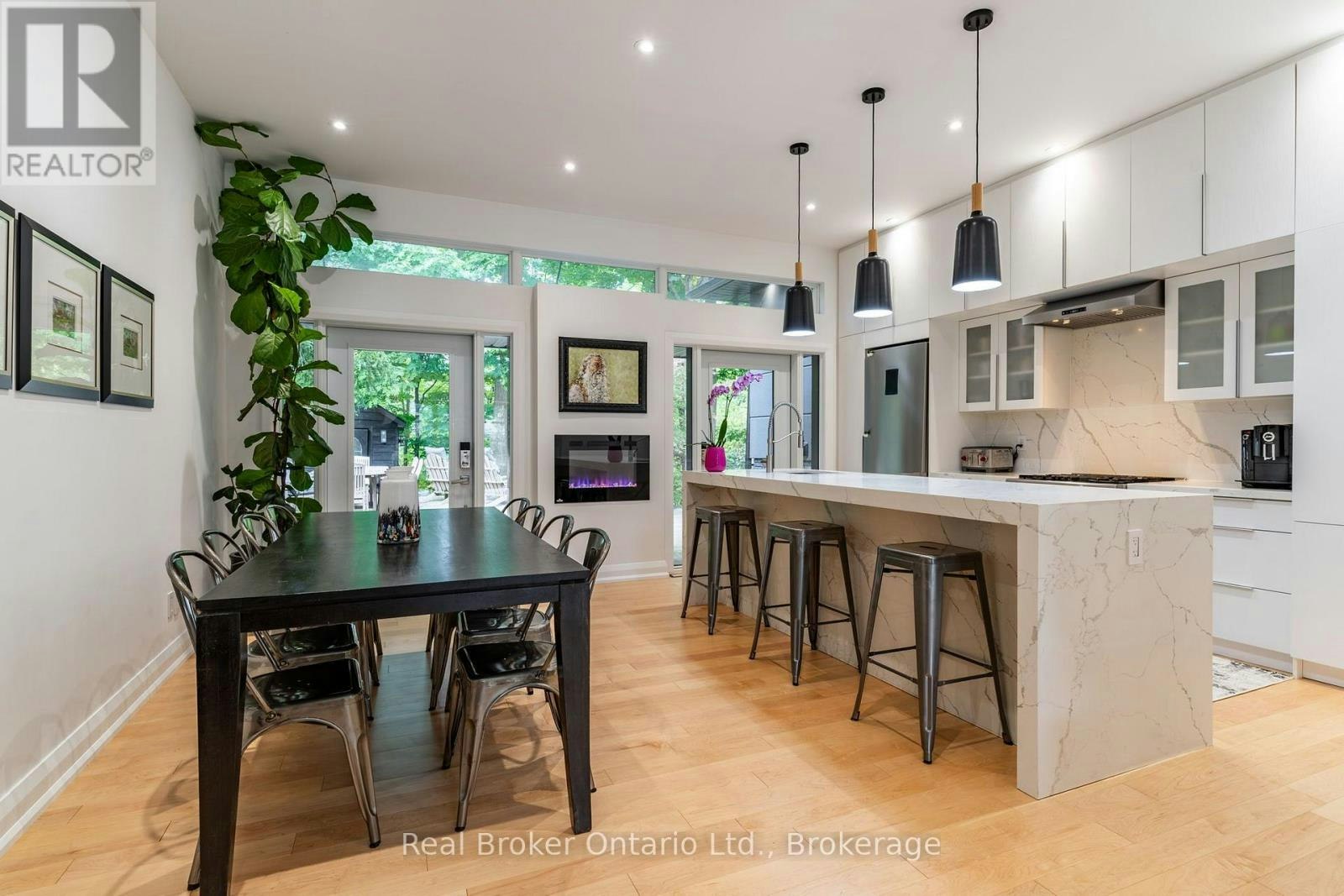 5071 Spruce Avenue, Burlington, ON, L7L 1M6 - 8