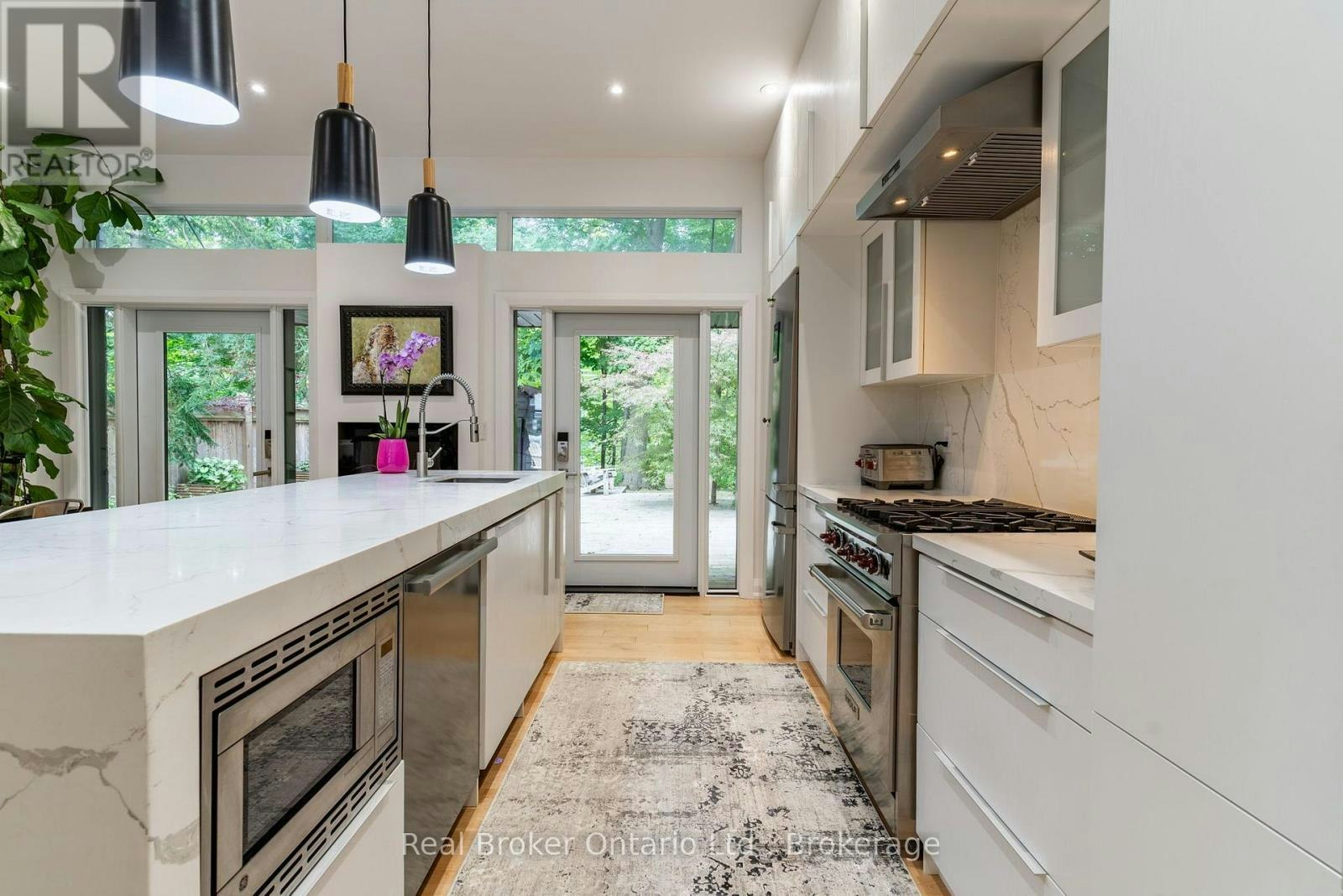 5071 Spruce Avenue, Burlington, ON, L7L 1M6 - 12