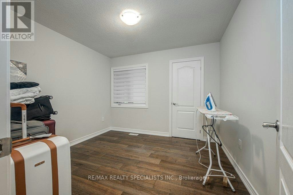 36 Weatherall Avenue, Cambridge, ON, N3H 0C1 - 30