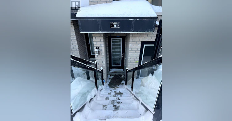 9-155 Tapscott Road, Toronto, ON, M1B 0E8 - 2