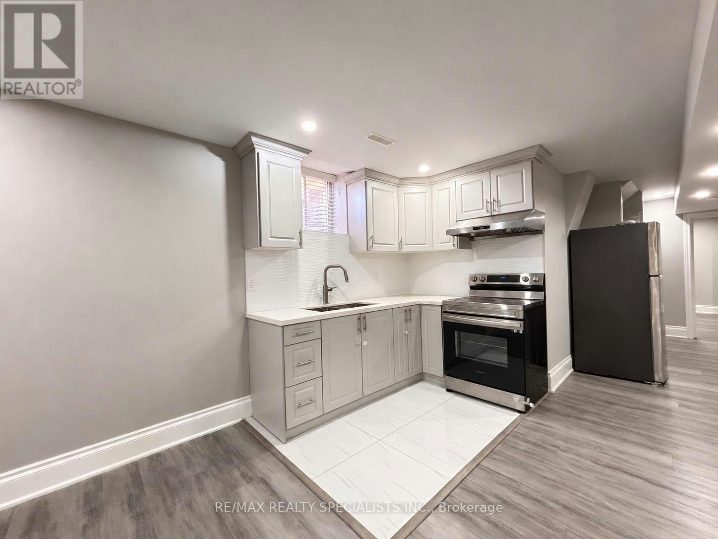 1061 Clark Boulevard, Milton, ON, L9T 6Y5 - 16