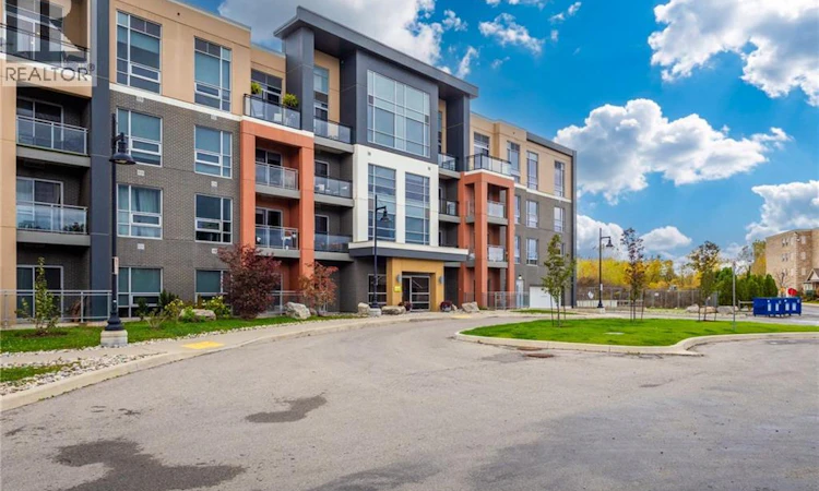 318-4040 Upper Middle Road
