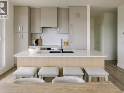 503-3300 Lakeshore Road - 5