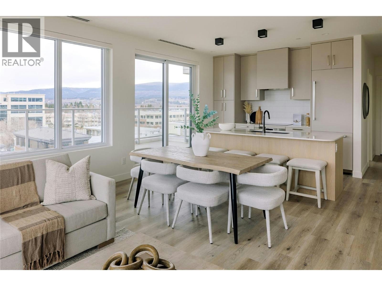 503-3300 Lakeshore Road - 4