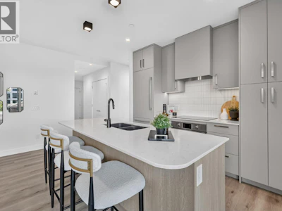 401-3300 Lakeshore Road - 4