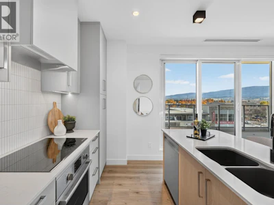 401-3300 Lakeshore Road - 5