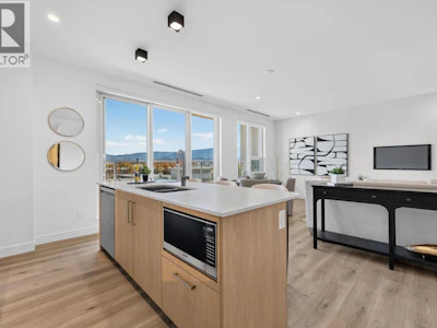 401-3300 Lakeshore Road - 3