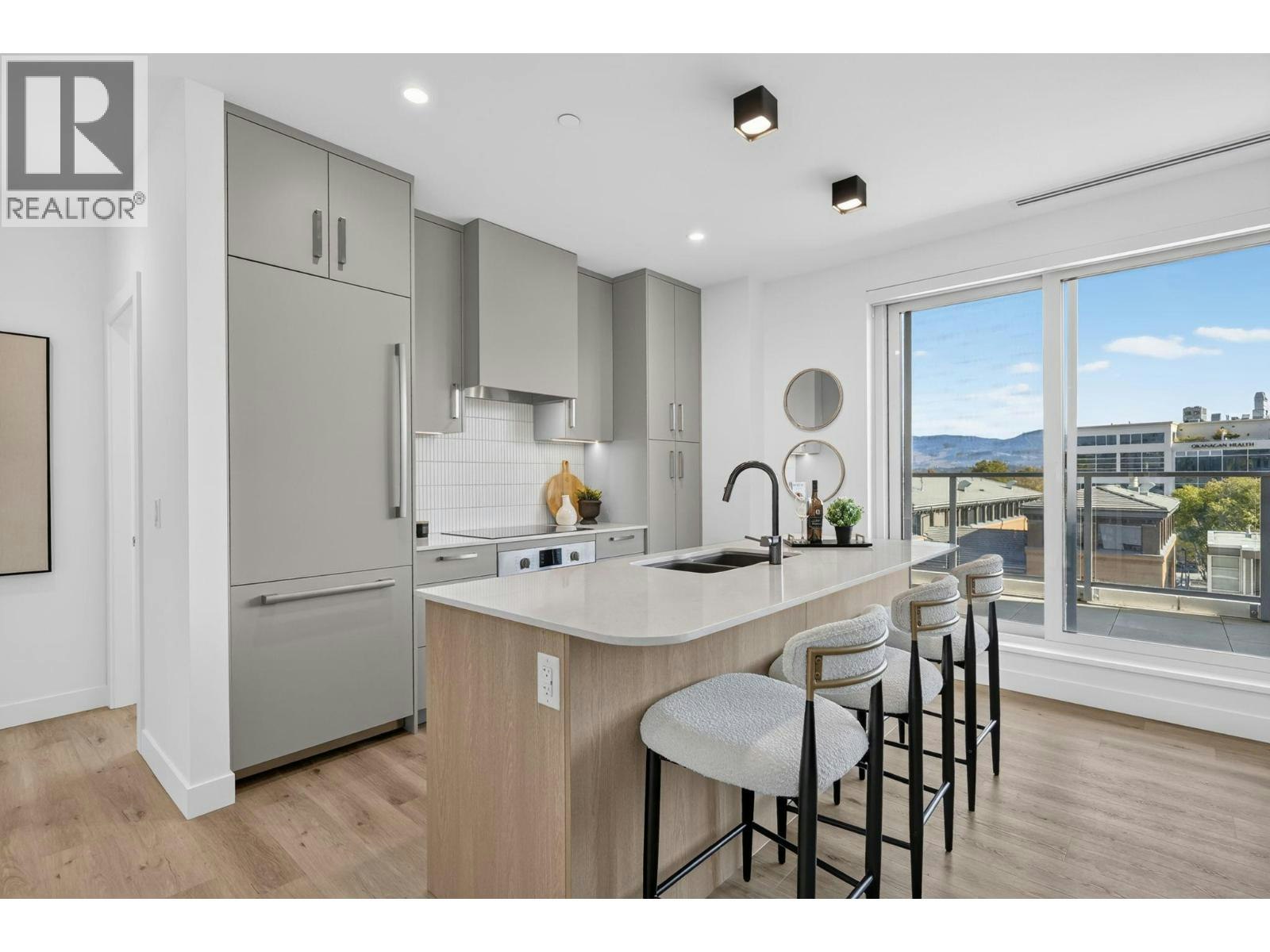 401-3300 Lakeshore Road - 2