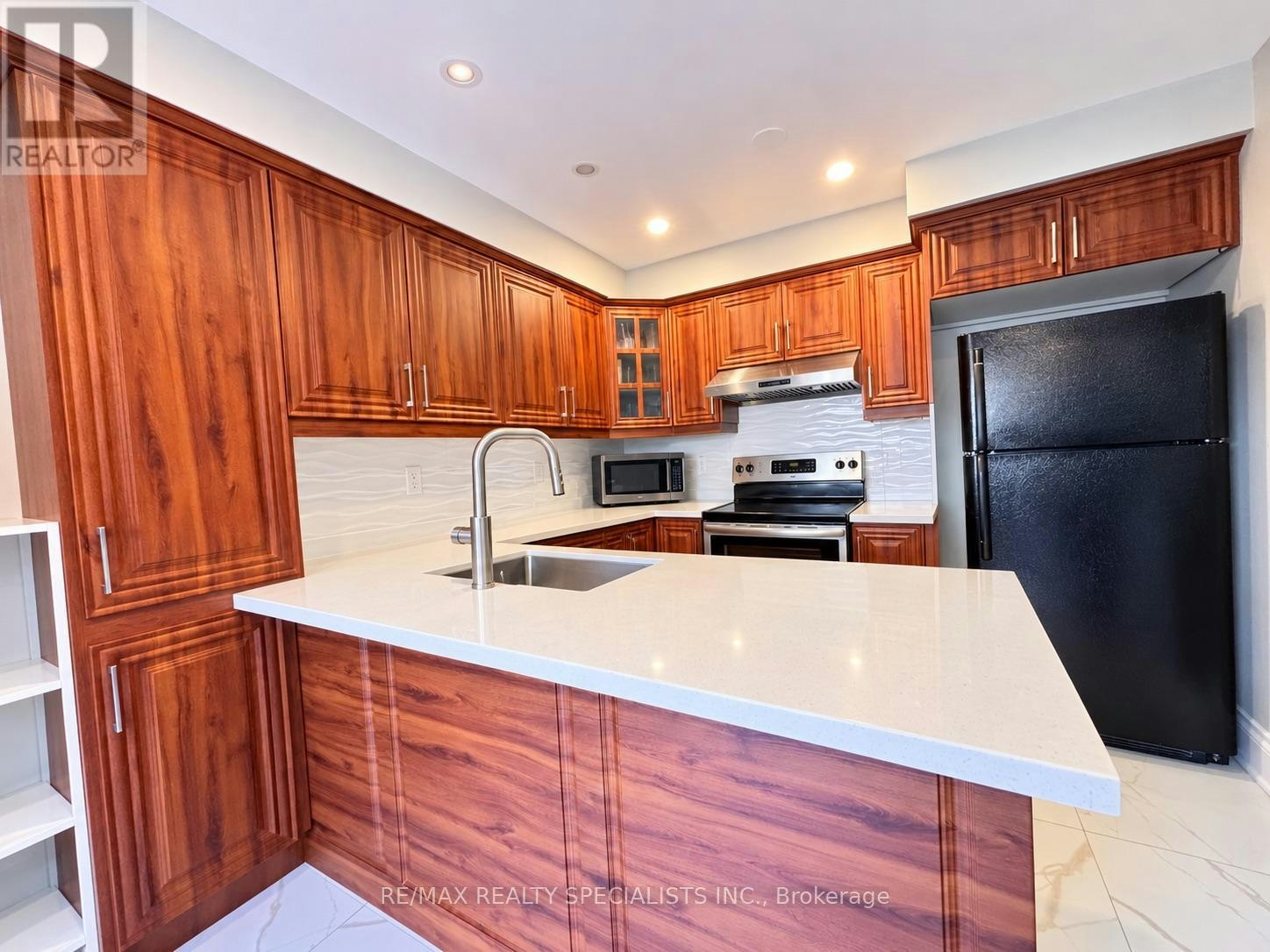 UPPER-1061 Clark Boulevard, Milton, ON, L9T 6Y5 - 2